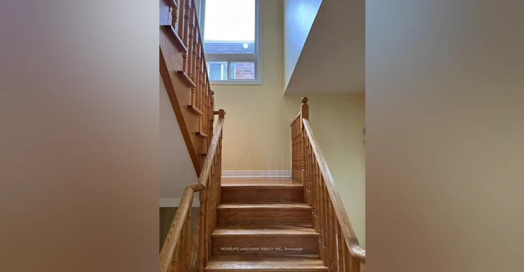 544 Matisse Place, Mississauga, ON, L5W 1M3 - 9