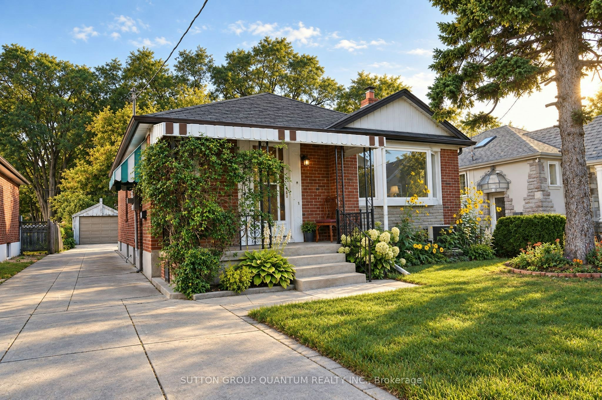 74 Cannon Road, Toronto, ON, M8Y 1S1