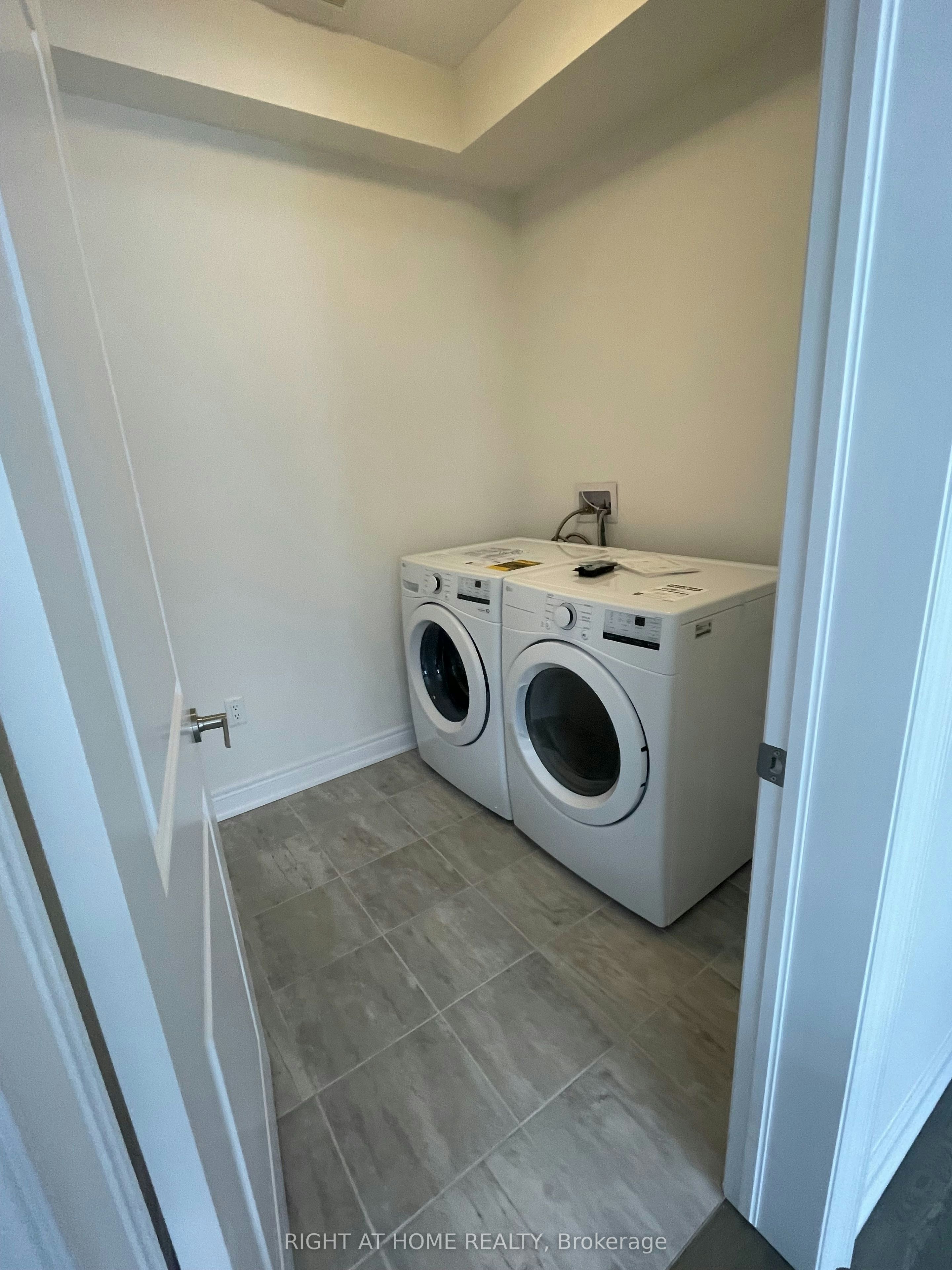2737 Westoak Trails Boulevard, Oakville, ON, L6M 5T1 - 9