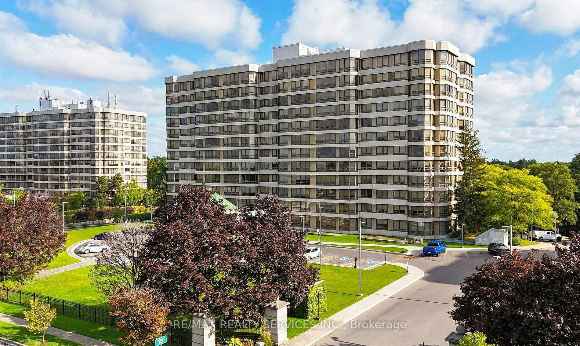 104-320 Mill Street S, Brampton, ON, L6Y 3V2 1