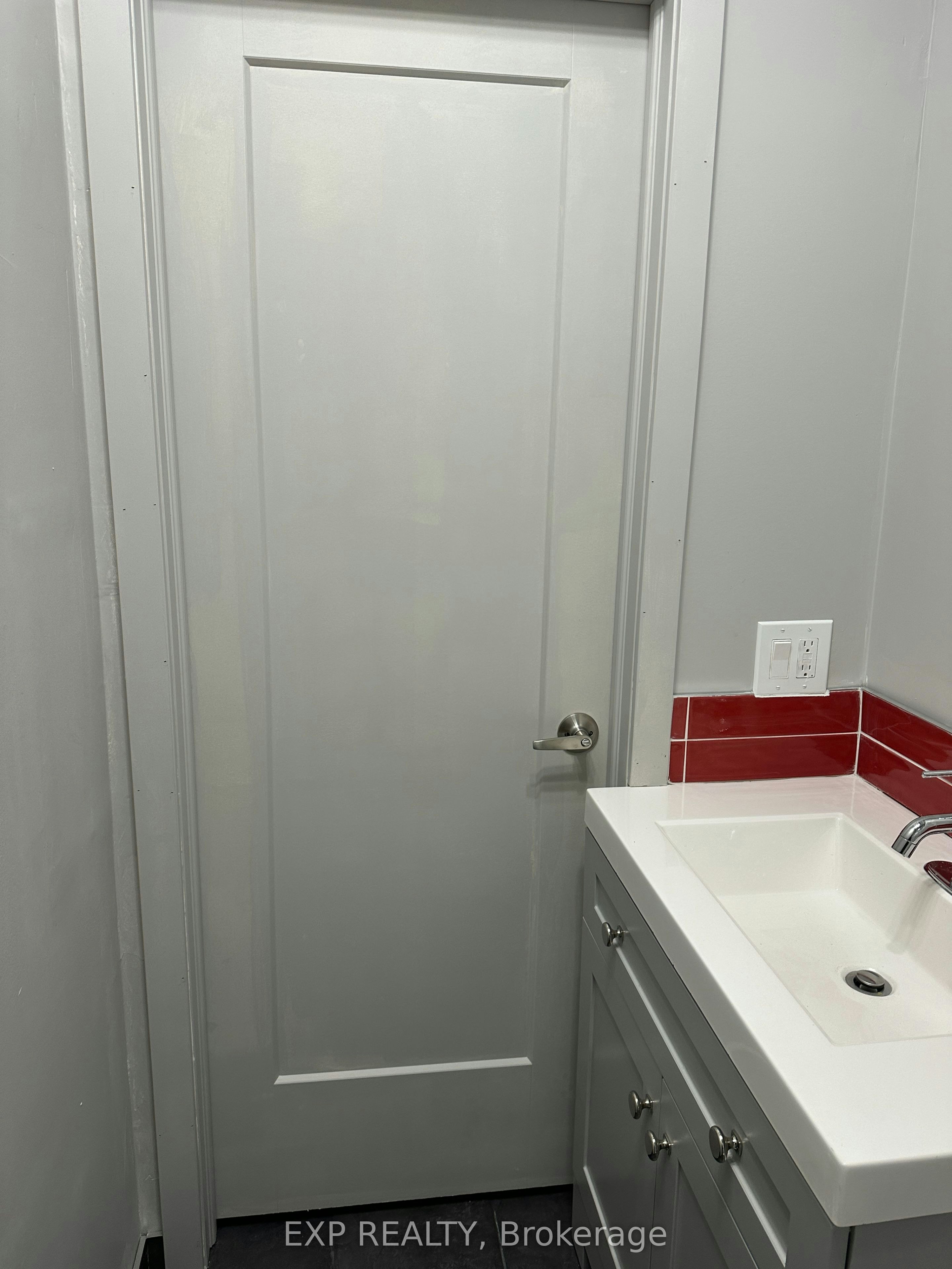 2474-2480 Dundas Street W, Toronto, ON, M6P 1W9 - 36