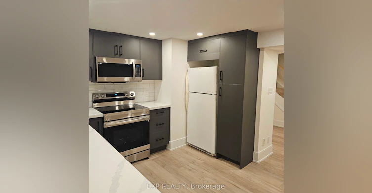 5552 Bourget Drive, Mississauga, ON, L5R 3A3 - 2