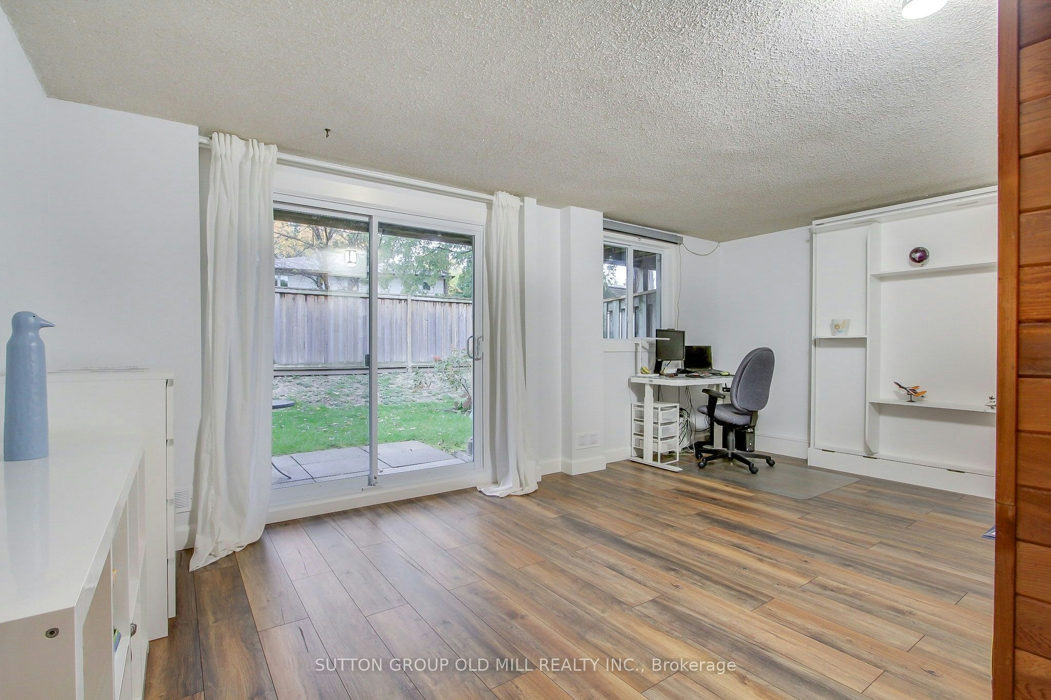 31 Silver Shadow Path, Toronto, ON, M9C 4Y2 - 32