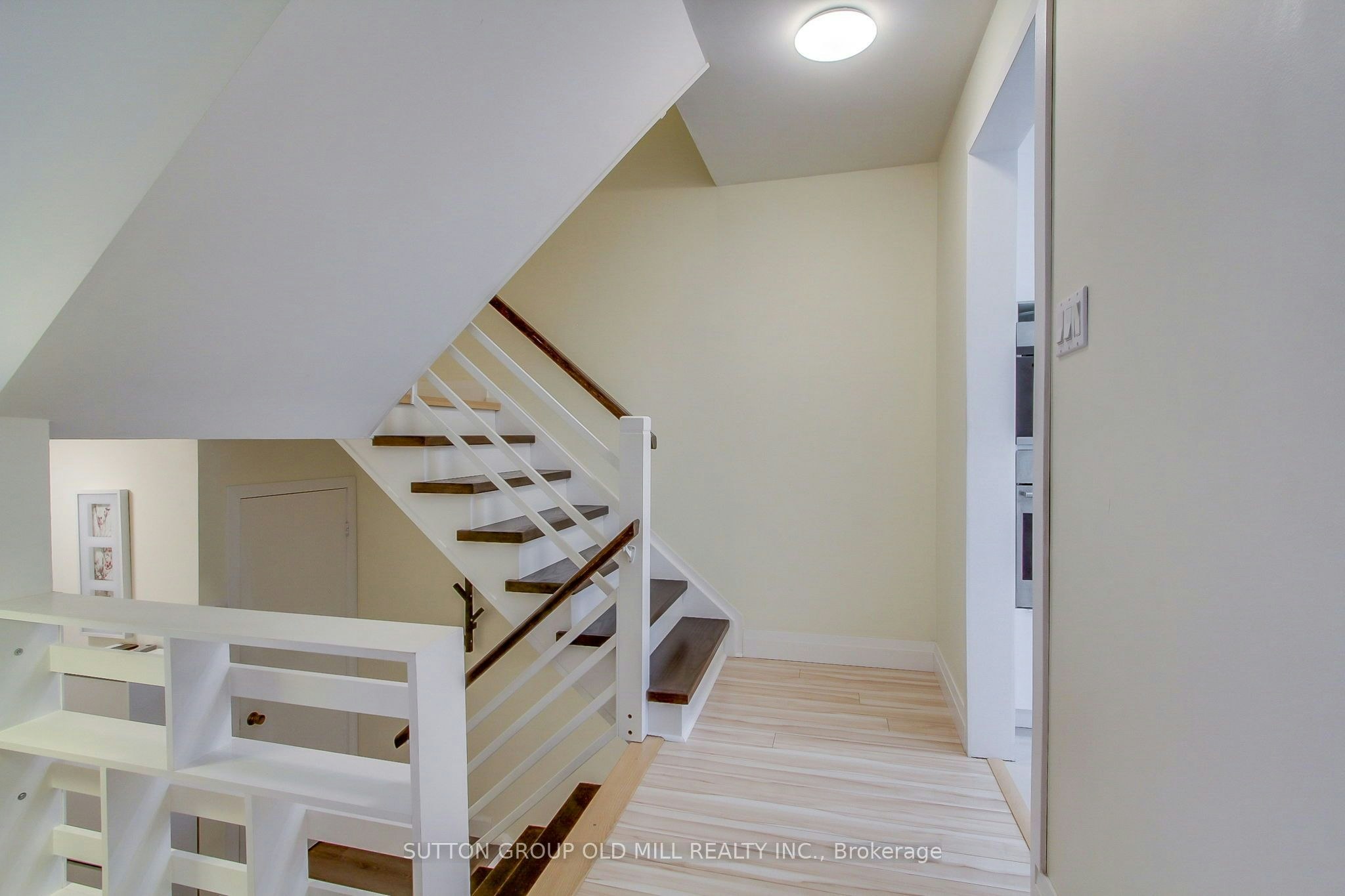 31 Silver Shadow Path, Toronto, ON, M9C 4Y2 - 5