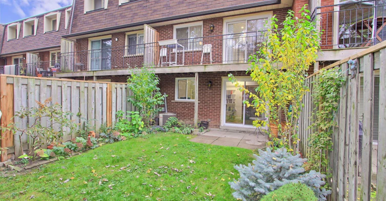 31 Silver Shadow Path, Toronto, ON, M9C 4Y2 - 37