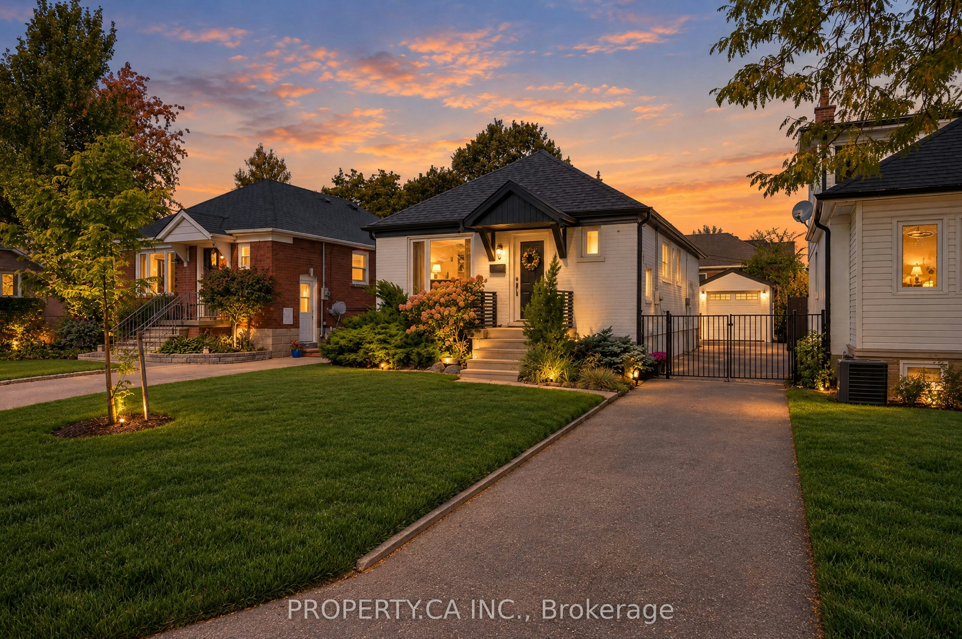 44 Daniels Street, Toronto, ON, M8Y 1M1