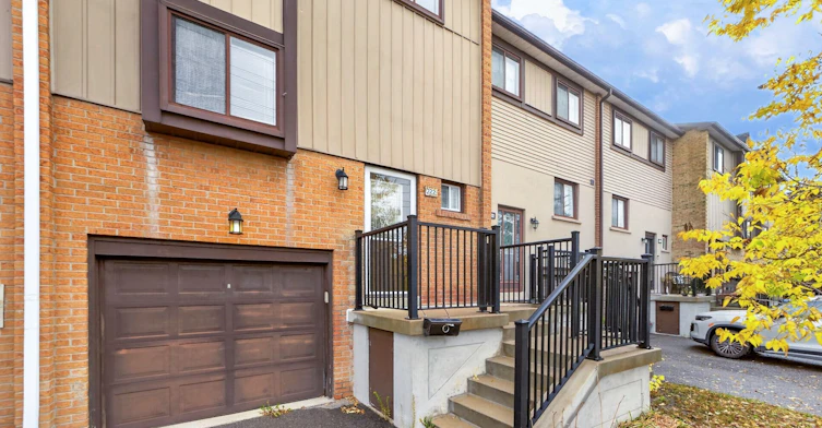 122 Moregate Crescent, Brampton, ON, L6S 3K9 - 3