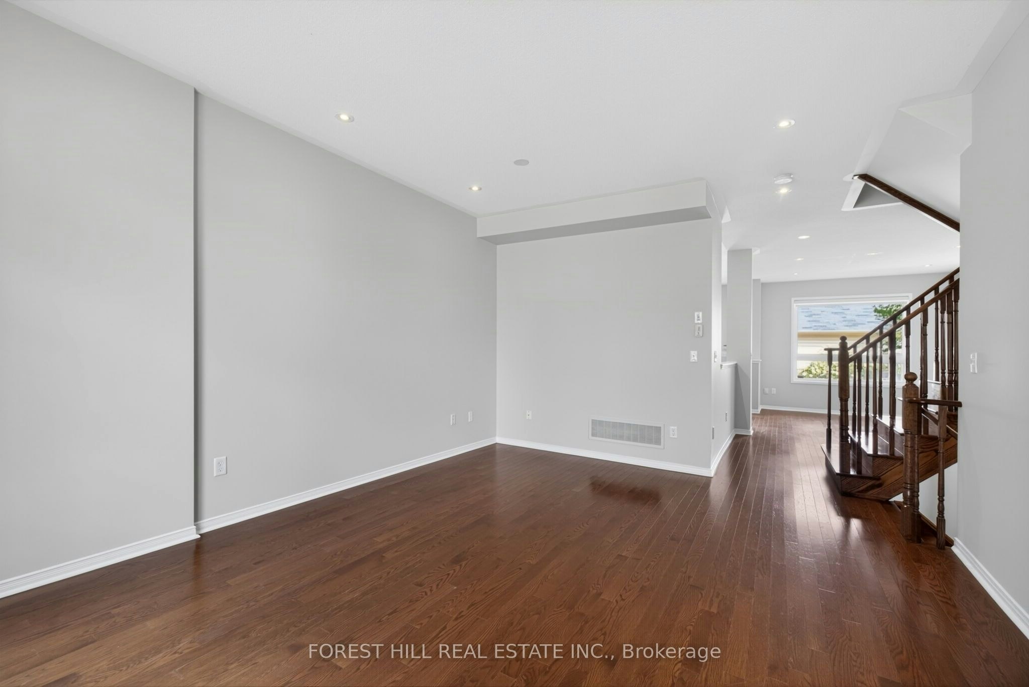 2537 Postmaster Drive, Oakville, ON, L6M 0L6 3