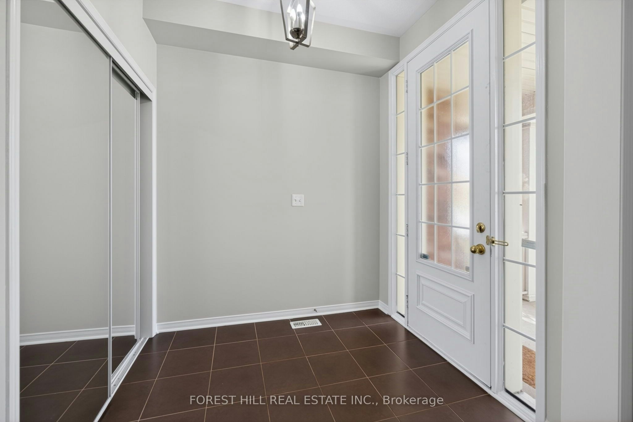 2537 Postmaster Drive, Oakville, ON, L6M 0L6 2