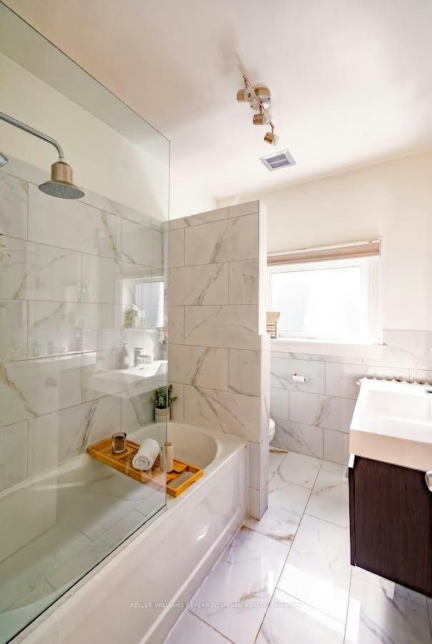Main-199 Parkside Drive, Toronto, ON, M6R 2Z2 - 3