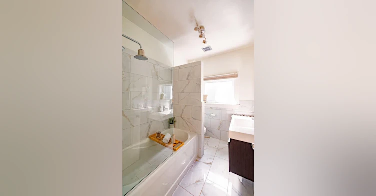 Main-199 Parkside Drive, Toronto, ON, M6R 2Z2 - 3
