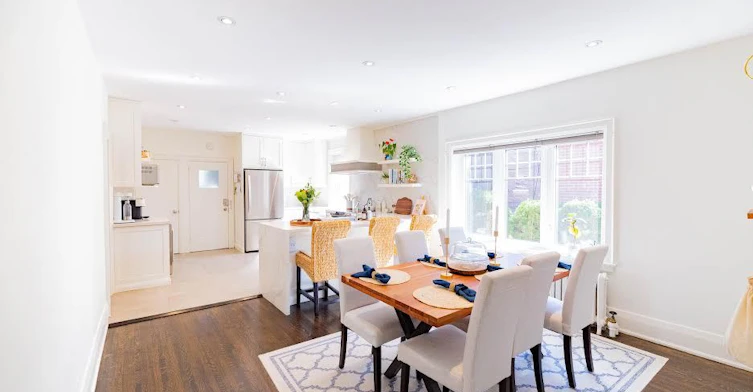 Main-199 Parkside Drive, Toronto, ON, M6R 2Z2