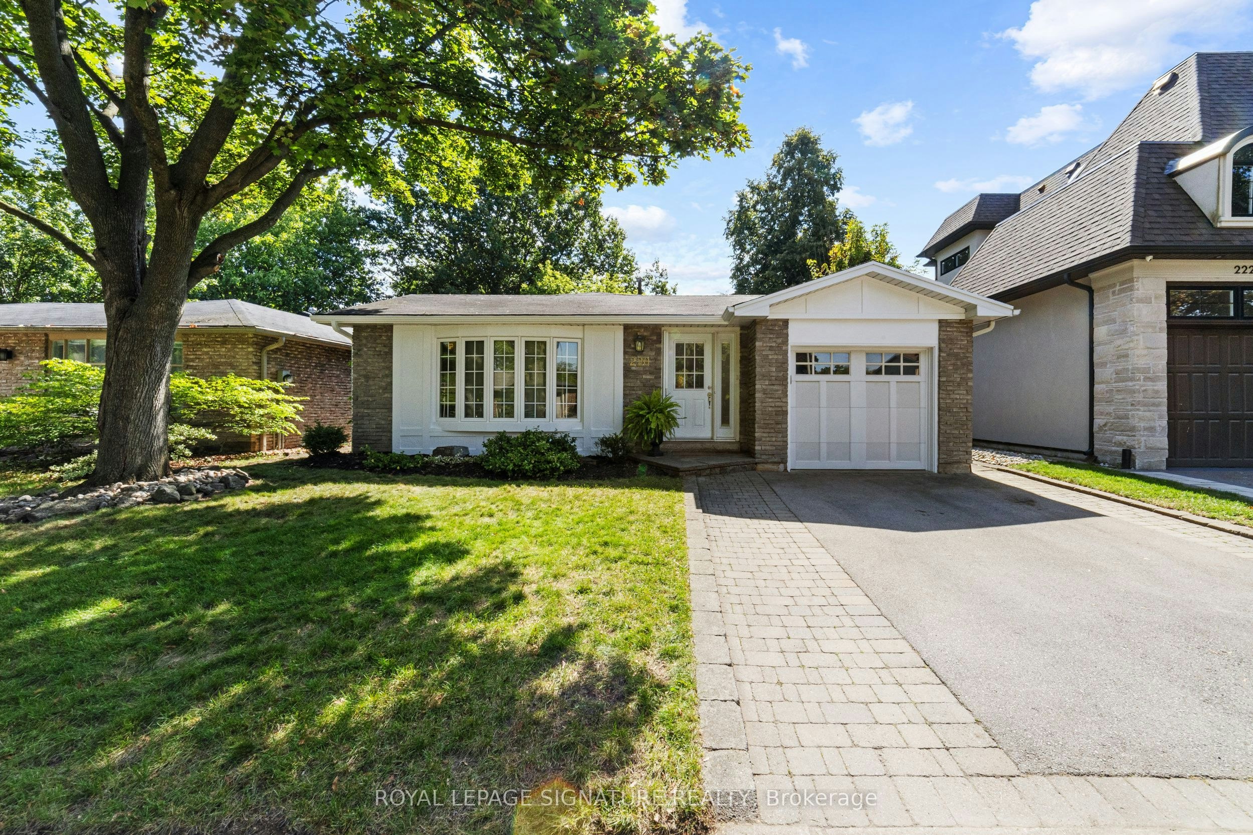 220 Chebucto Drive, Oakville, ON, L6J 5P9