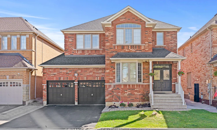 11 Maple Valley Street