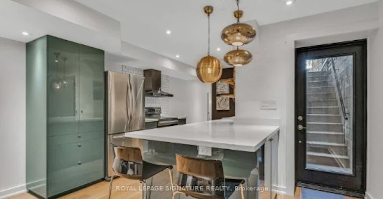 Lower-58 Fern Avenue, Toronto, ON, M6R 1K1 - 4