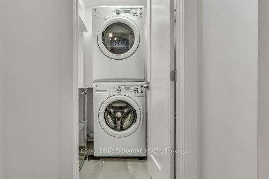 Lower-58 Fern Avenue, Toronto, ON, M6R 1K1 - 9