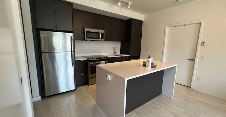 204-5005 Harvard Road, Mississauga, ON, L5M 0W5