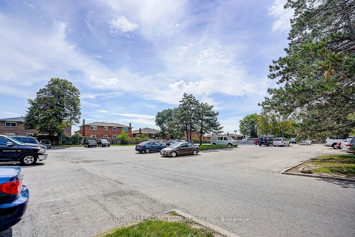 201-235 Grandravine Drive, Toronto, ON, M3N 1J2 - 4