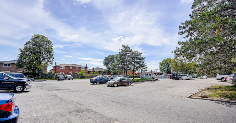 201-235 Grandravine Drive, Toronto, ON, M3N 1J2 - 4
