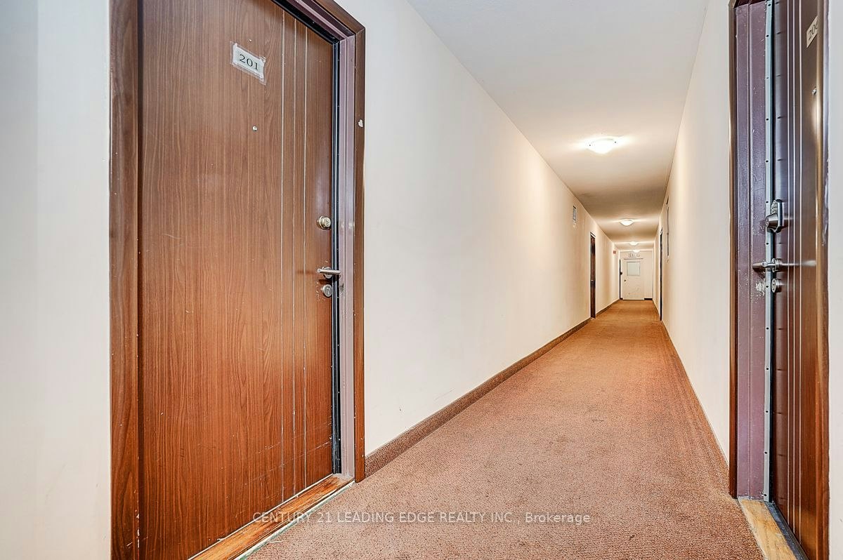 201-235 Grandravine Drive, Toronto, ON, M3N 1J2 - 10