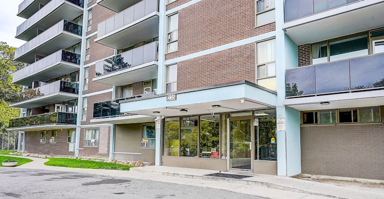 201-235 Grandravine Drive, Toronto, ON, M3N 1J2 - 8