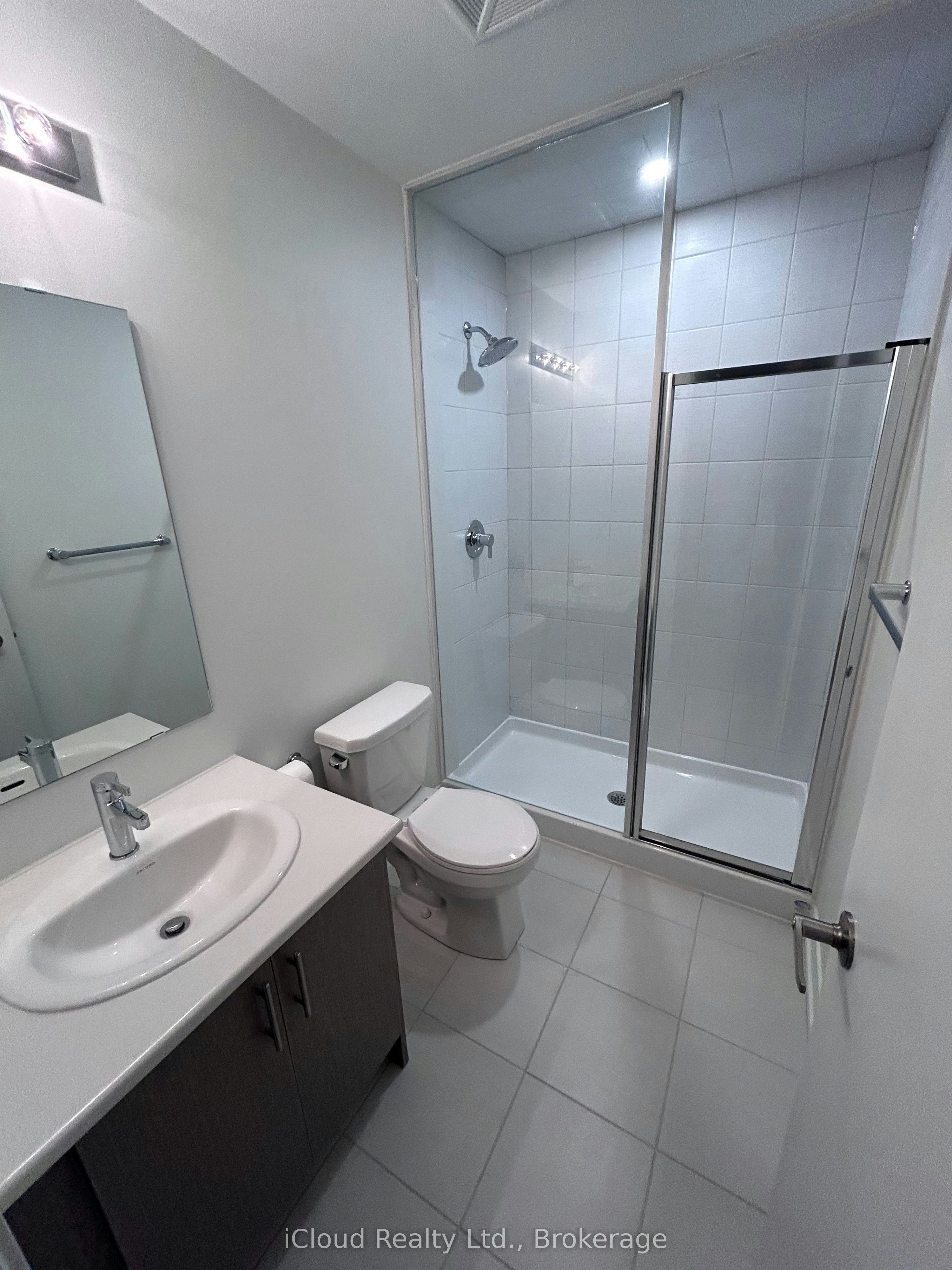 4-3415 Ridgeway Drive, Mississauga, ON, L5L 0B9 - 2