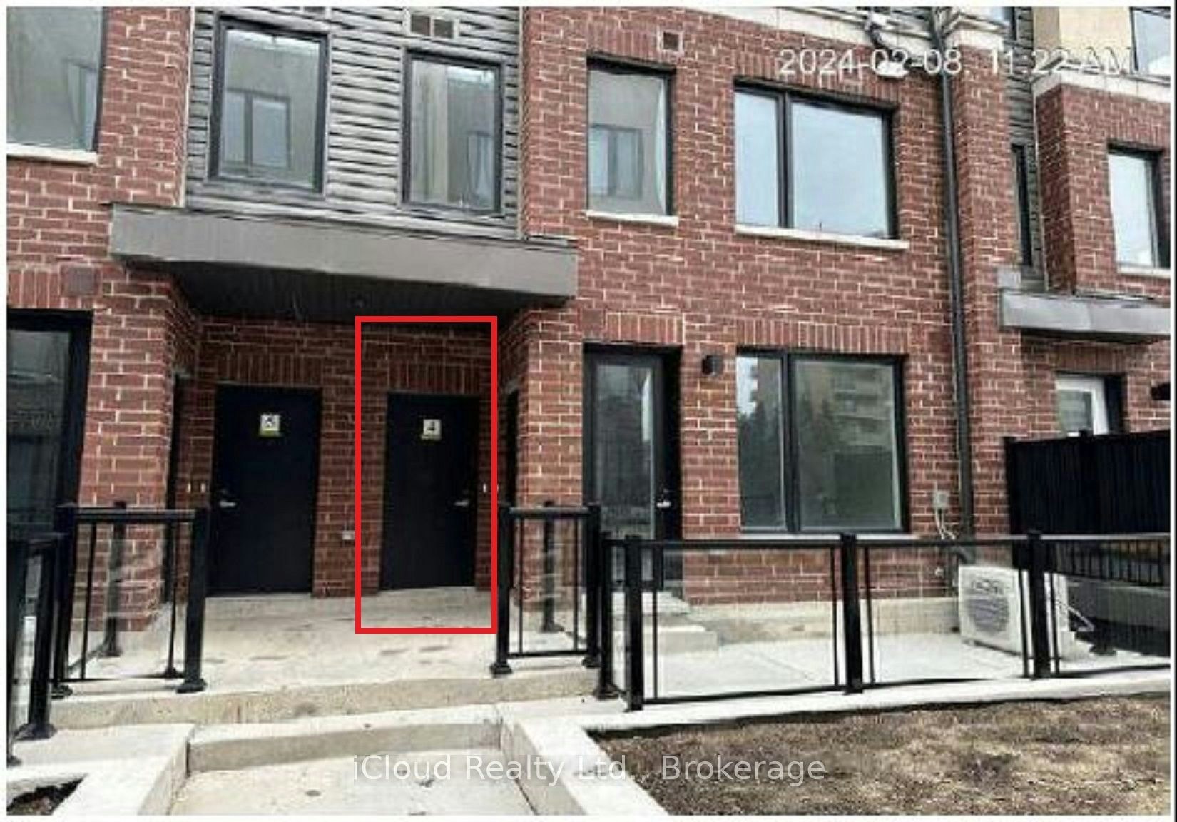 4-3415 Ridgeway Drive, Mississauga, ON, L5L 0B9
