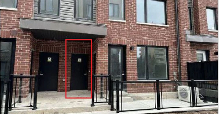 4-3415 Ridgeway Drive, Mississauga, ON, L5L 0B9
