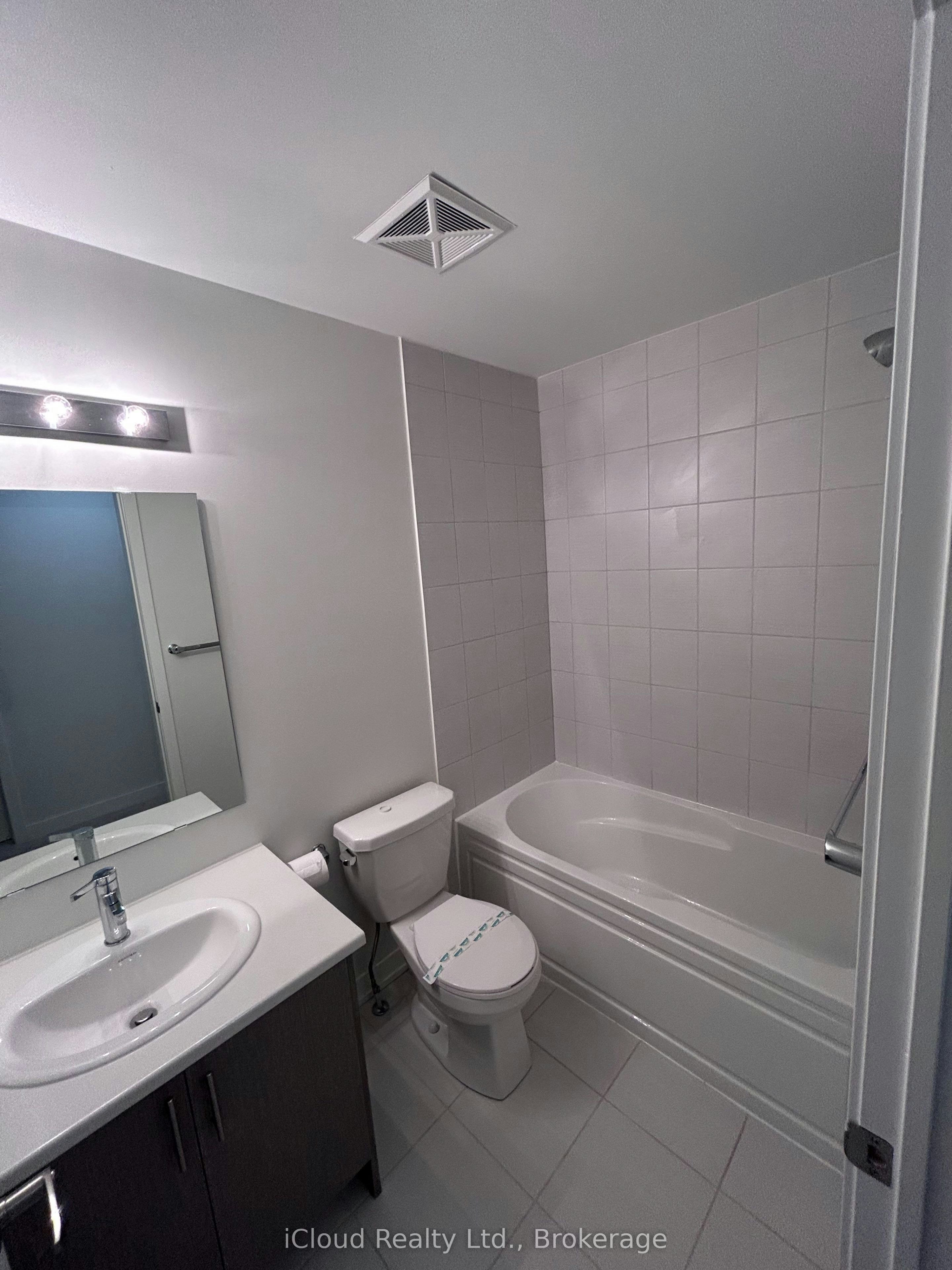 4-3415 Ridgeway Drive, Mississauga, ON, L5L 0B9 - 9