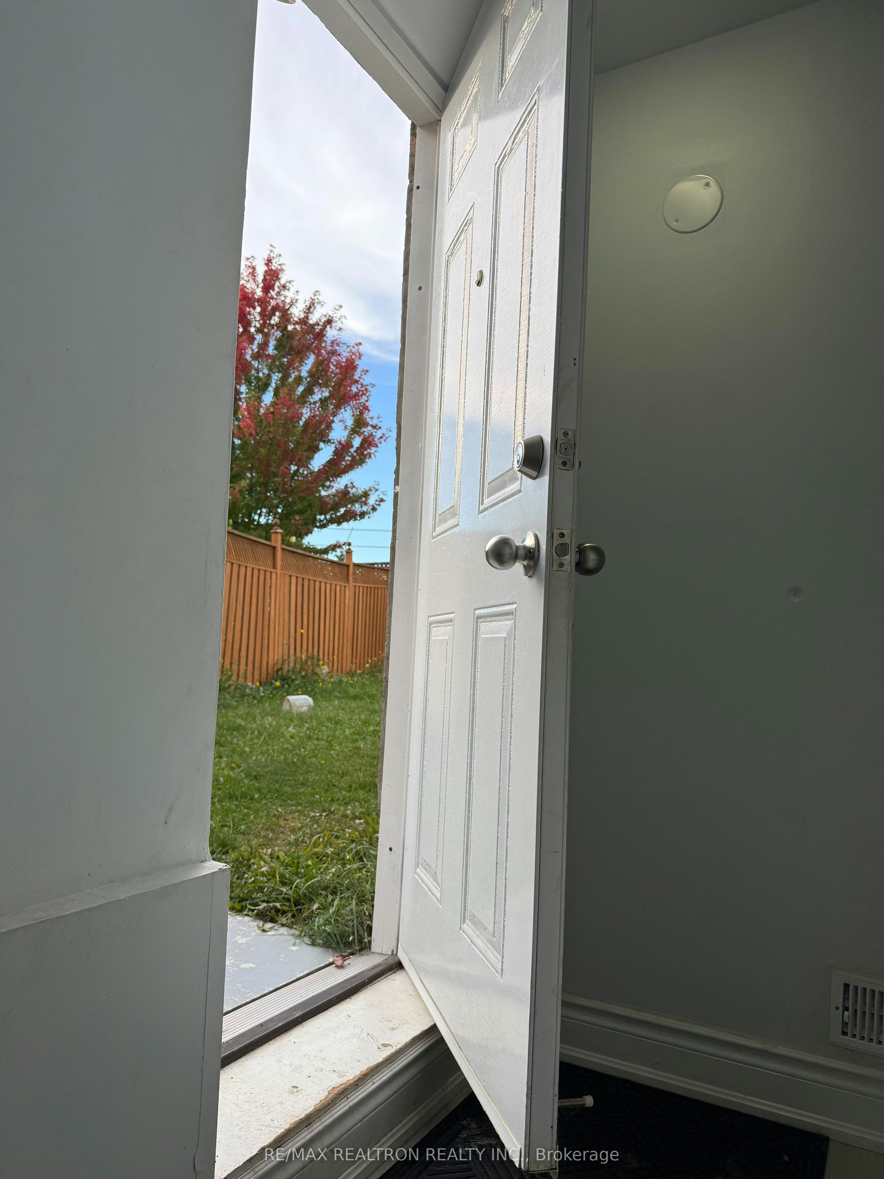 Basement-5793 Tayside Crescent N, Mississauga, ON, L5M 5J5 1