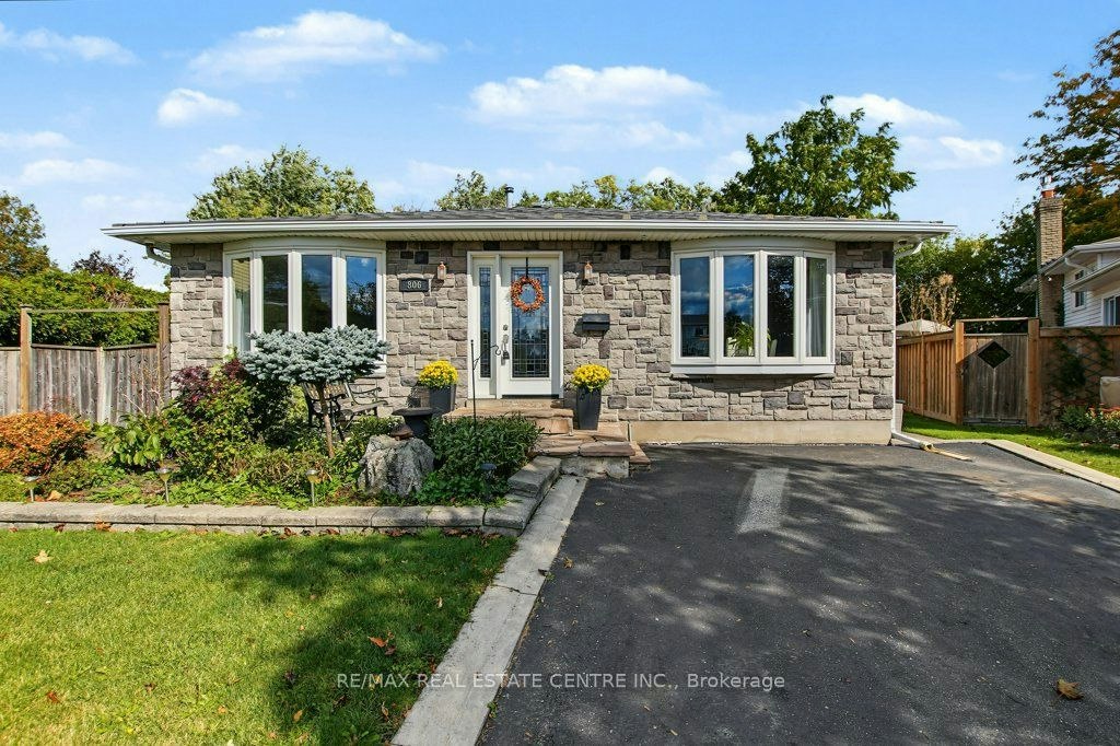 806 Hudson Court, Milton, ON, L9T 3T4