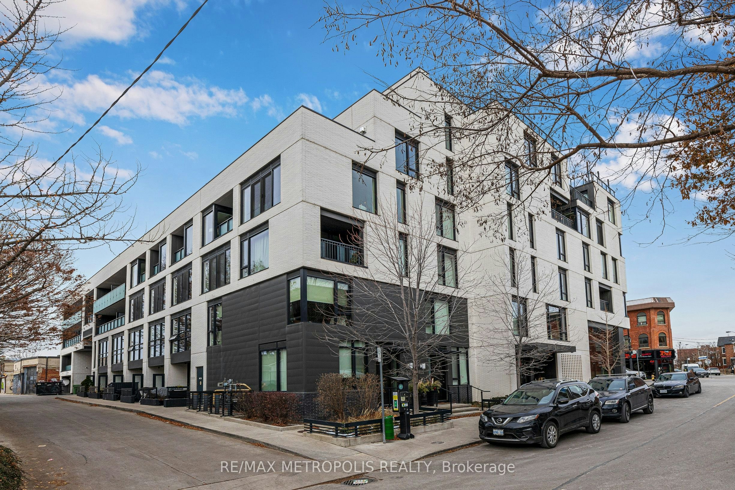 608-530 Indian Grove, Toronto, ON, M6P 2J2 - 3