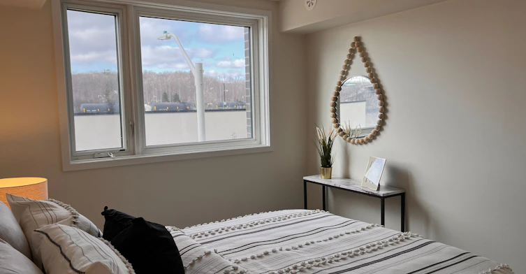 102-1135 Cooke Boulevard, Burlington, ON, L7T 0C3 - 4