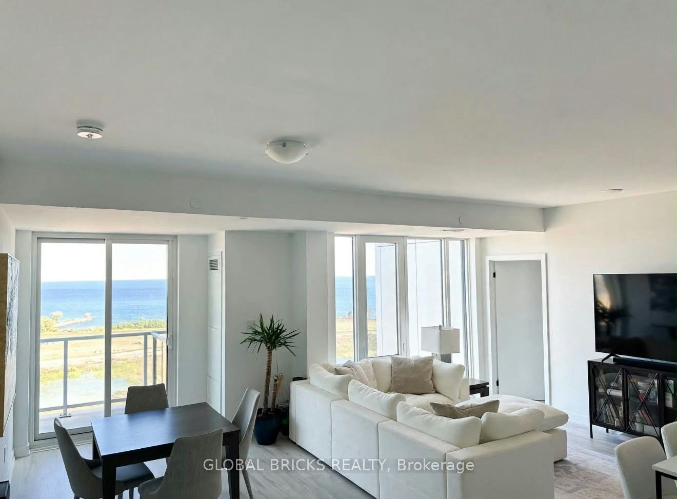 1310-220 Missinnihe Way, Mississauga, ON, L5H 0A9