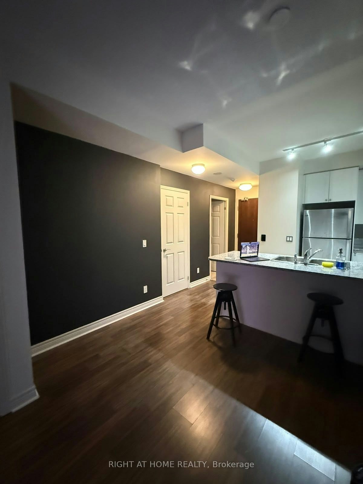 2318-339 Rathburn Road W, Mississauga, ON, L5B 0K6 - 4
