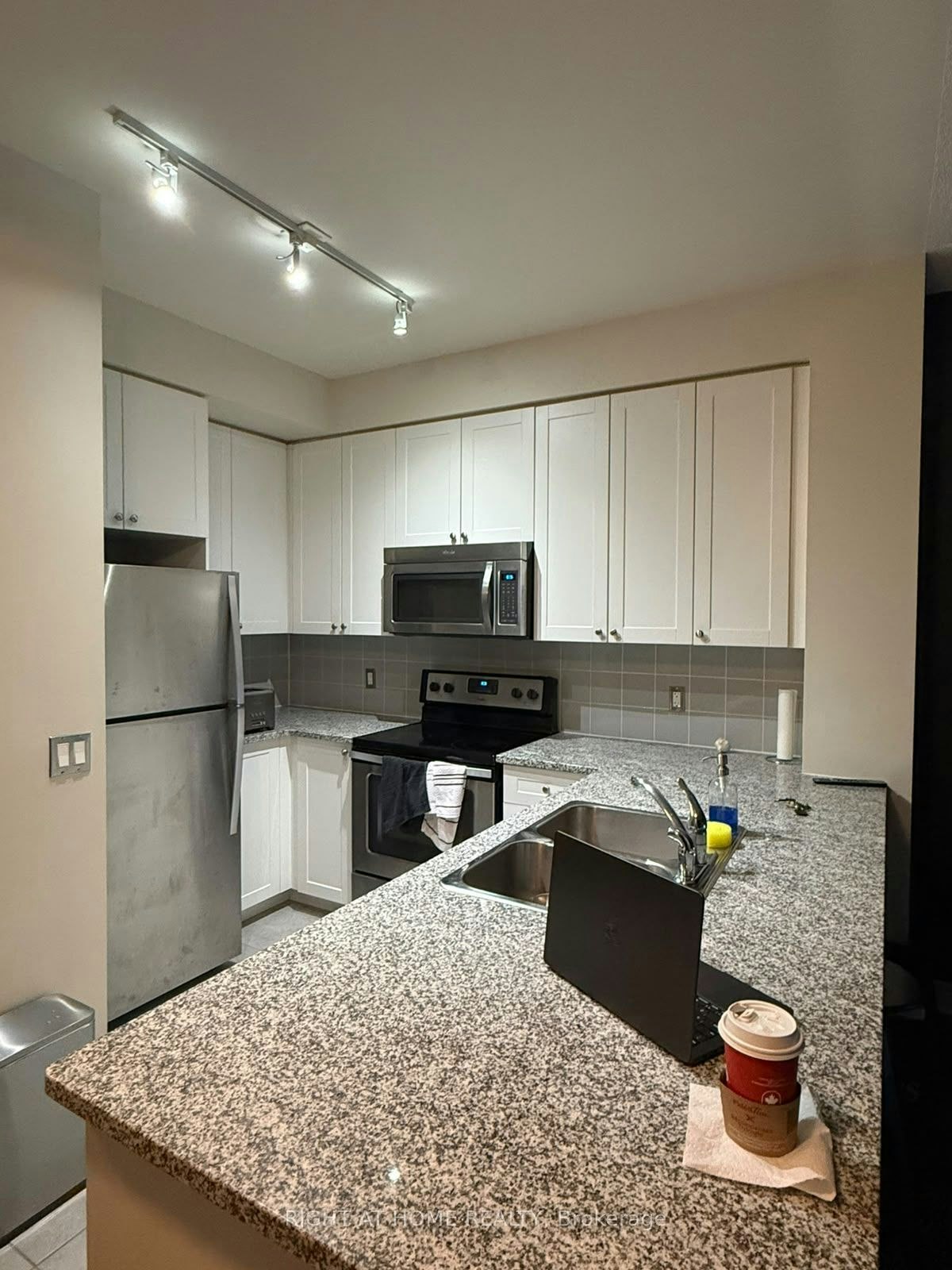2318-339 Rathburn Road W, Mississauga, ON, L5B 0K6 - 5