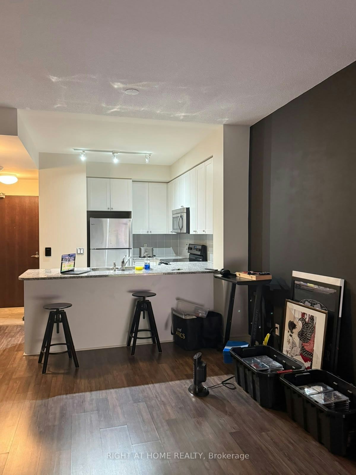 2318-339 Rathburn Road W, Mississauga, ON, L5B 0K6 - 3