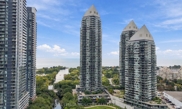 107-2230 Lake Shore Boulevard W