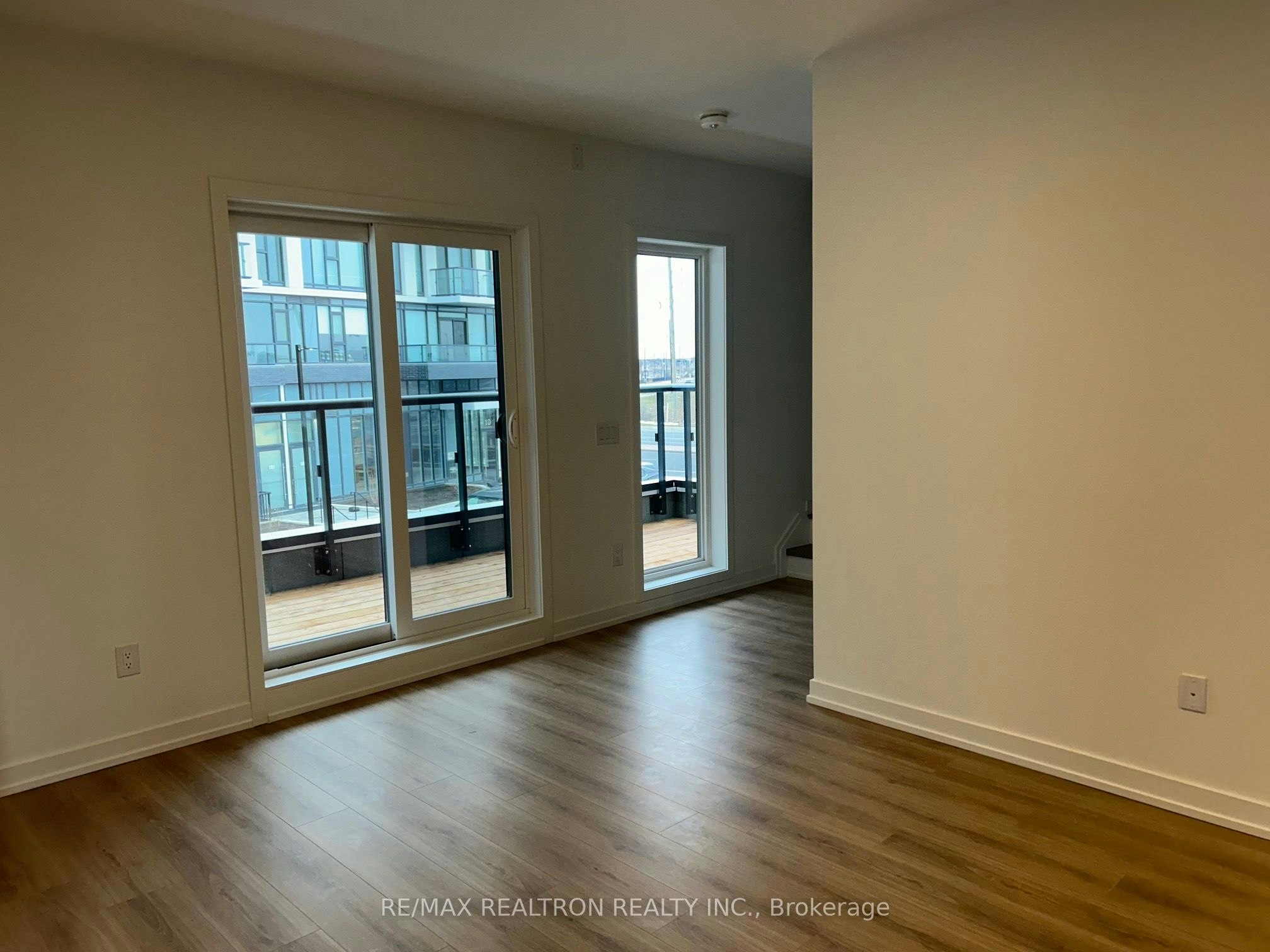 15-20 Lagerfeld Drive, Brampton, ON, L7A 5L4 - 4