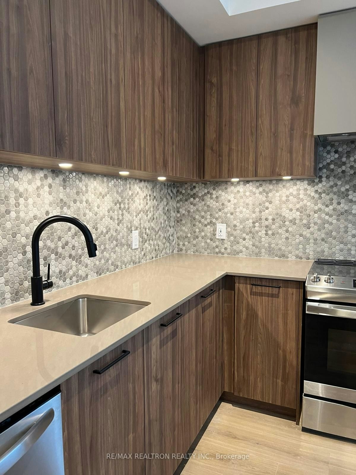 15-20 Lagerfeld Drive, Brampton, ON, L7A 5L4 - 9