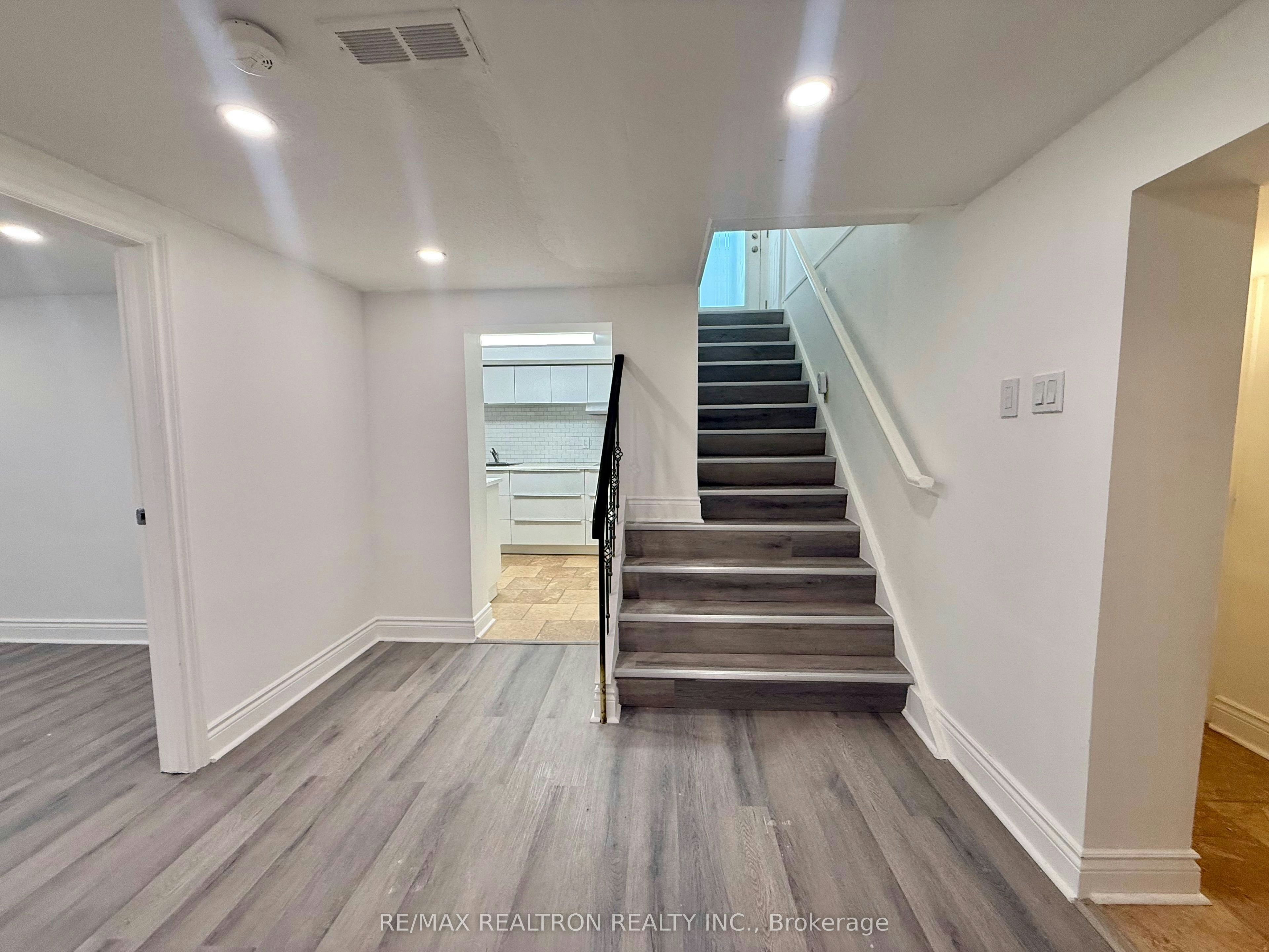 Basement-41 Brixham Terrace, Toronto, ON, M3M 2R9 - 4