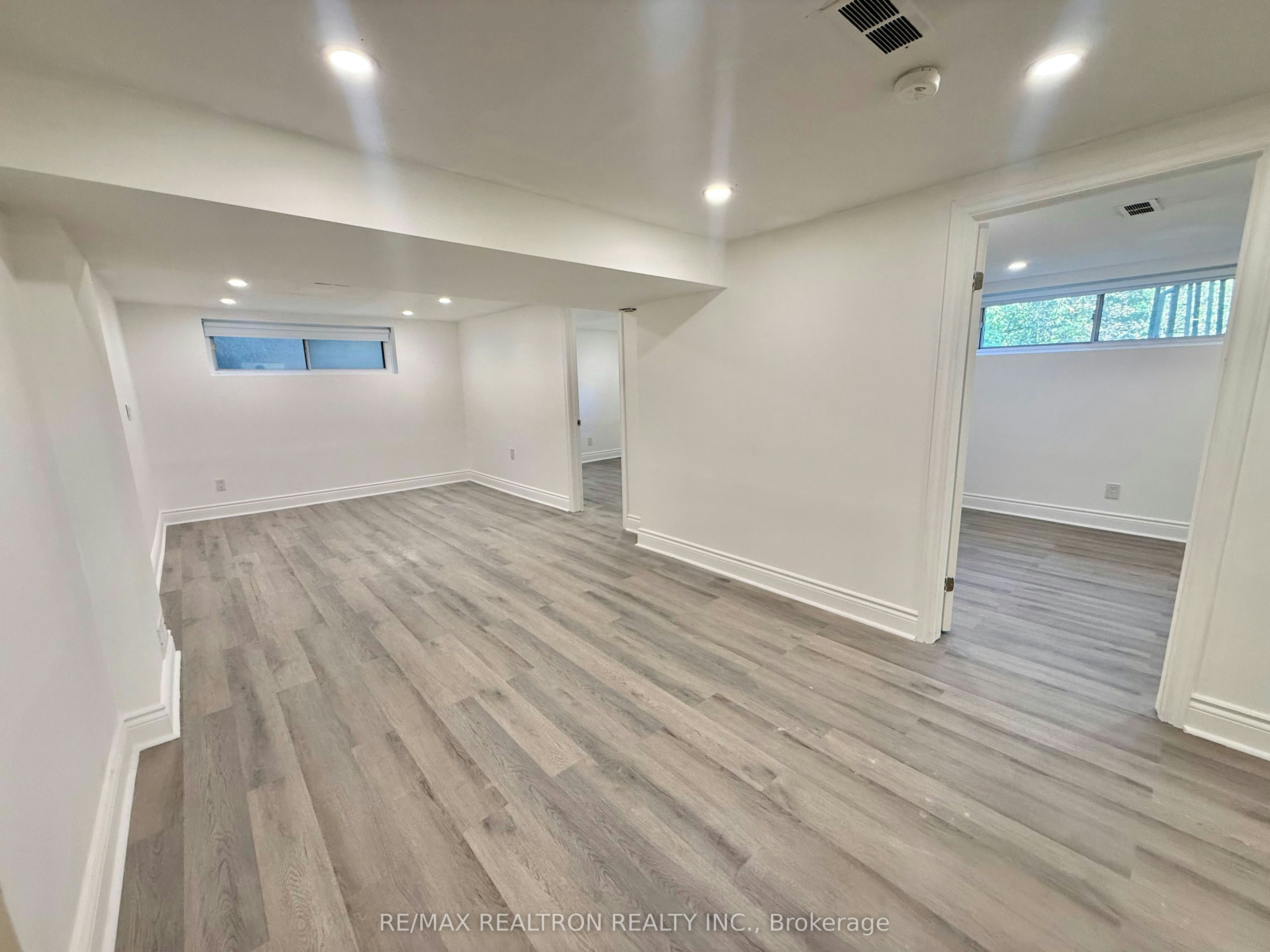 Basement-41 Brixham Terrace, Toronto, ON, M3M 2R9 - 2