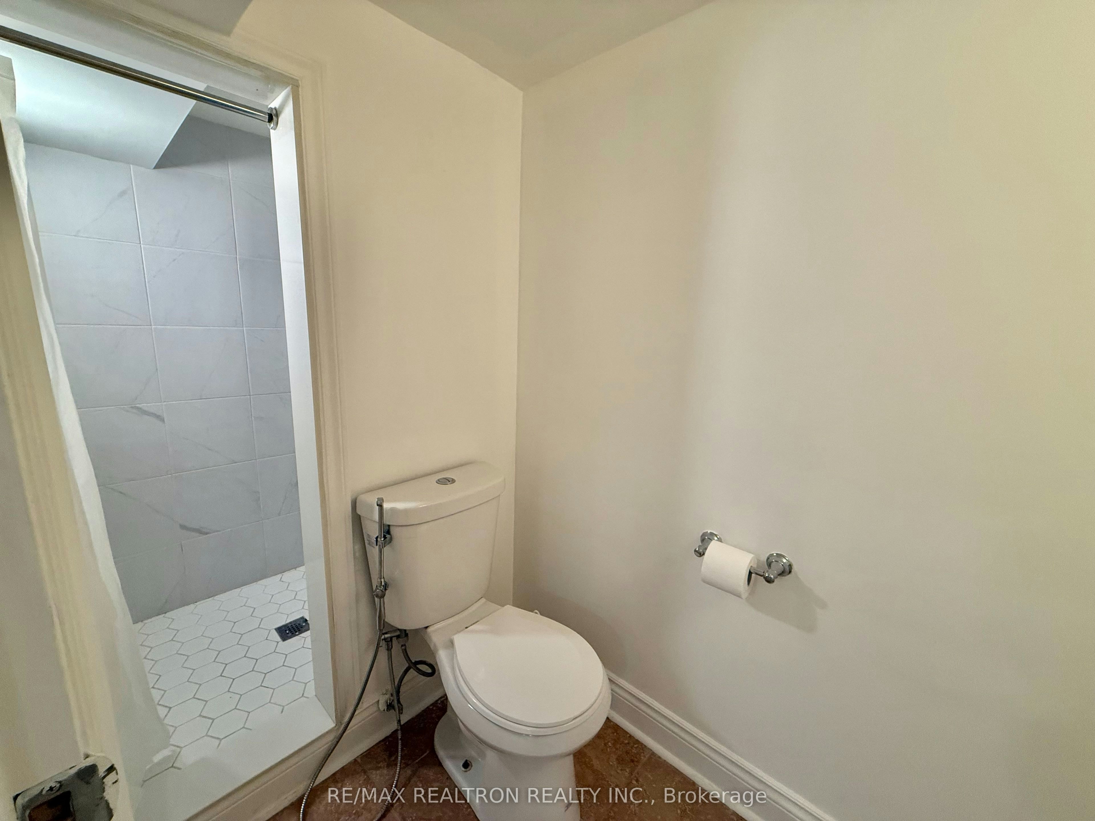 Basement-41 Brixham Terrace, Toronto, ON, M3M 2R9 - 9