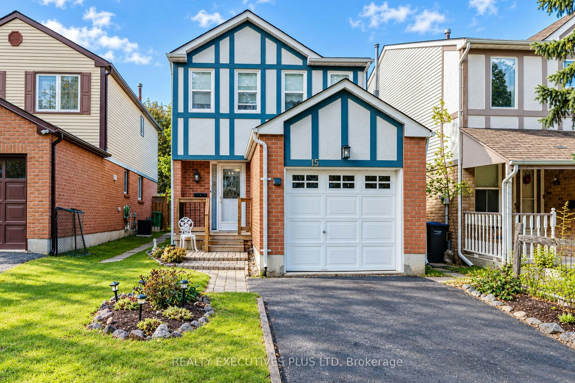 15 Mangrove Road, Brampton, ON, L6S 3X9