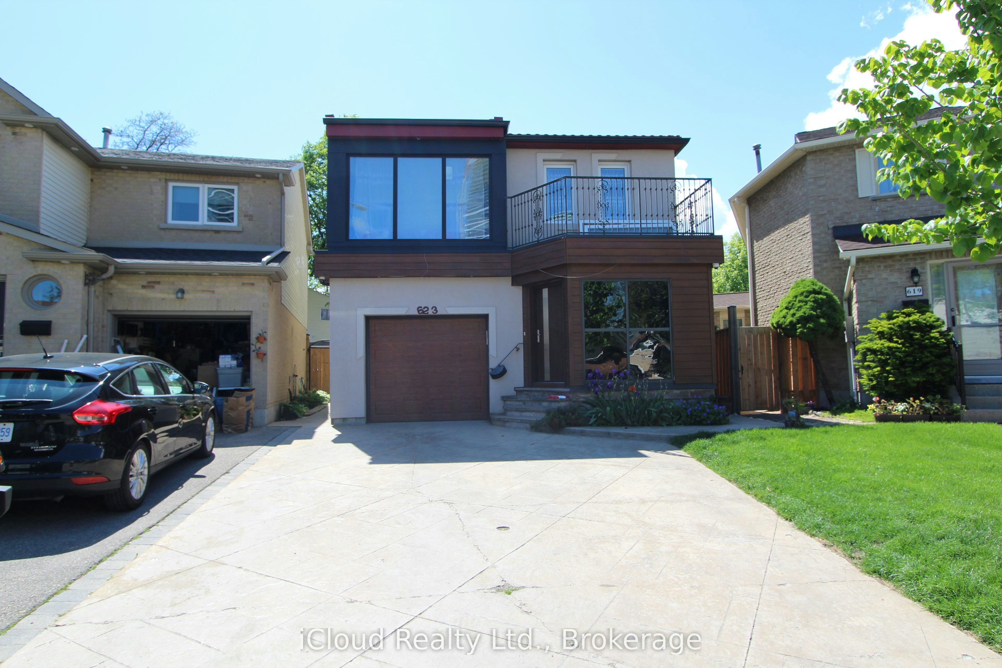 623 Hartfordshire Lane, Mississauga, ON, L5B 2W9