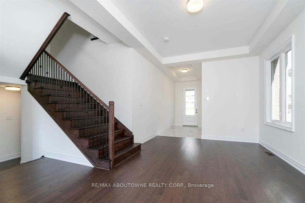1372 Argall Court, Milton, ON, L9T 7K6 - 3