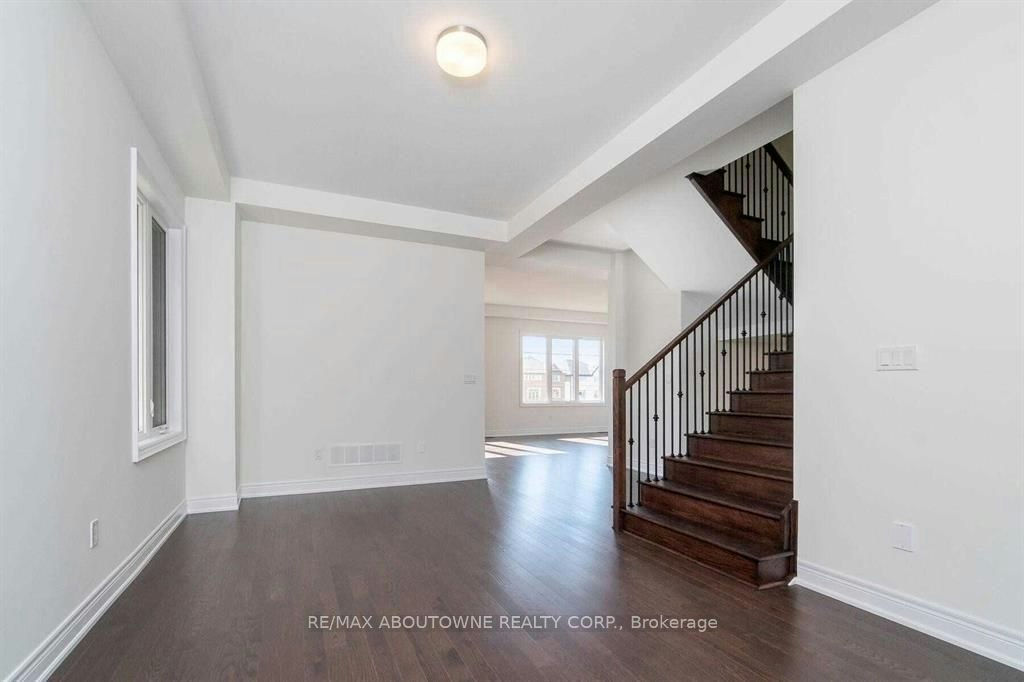 1372 Argall Court, Milton, ON, L9T 7K6 - 4