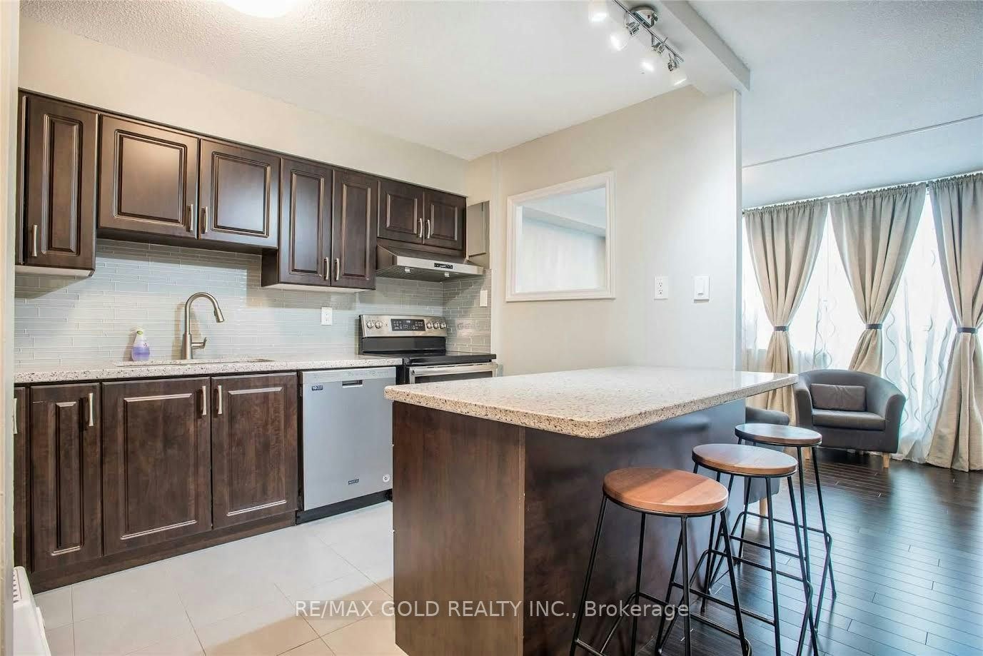 312-1050 Stainton Drive, Mississauga, ON, L5C 2T7 - 8