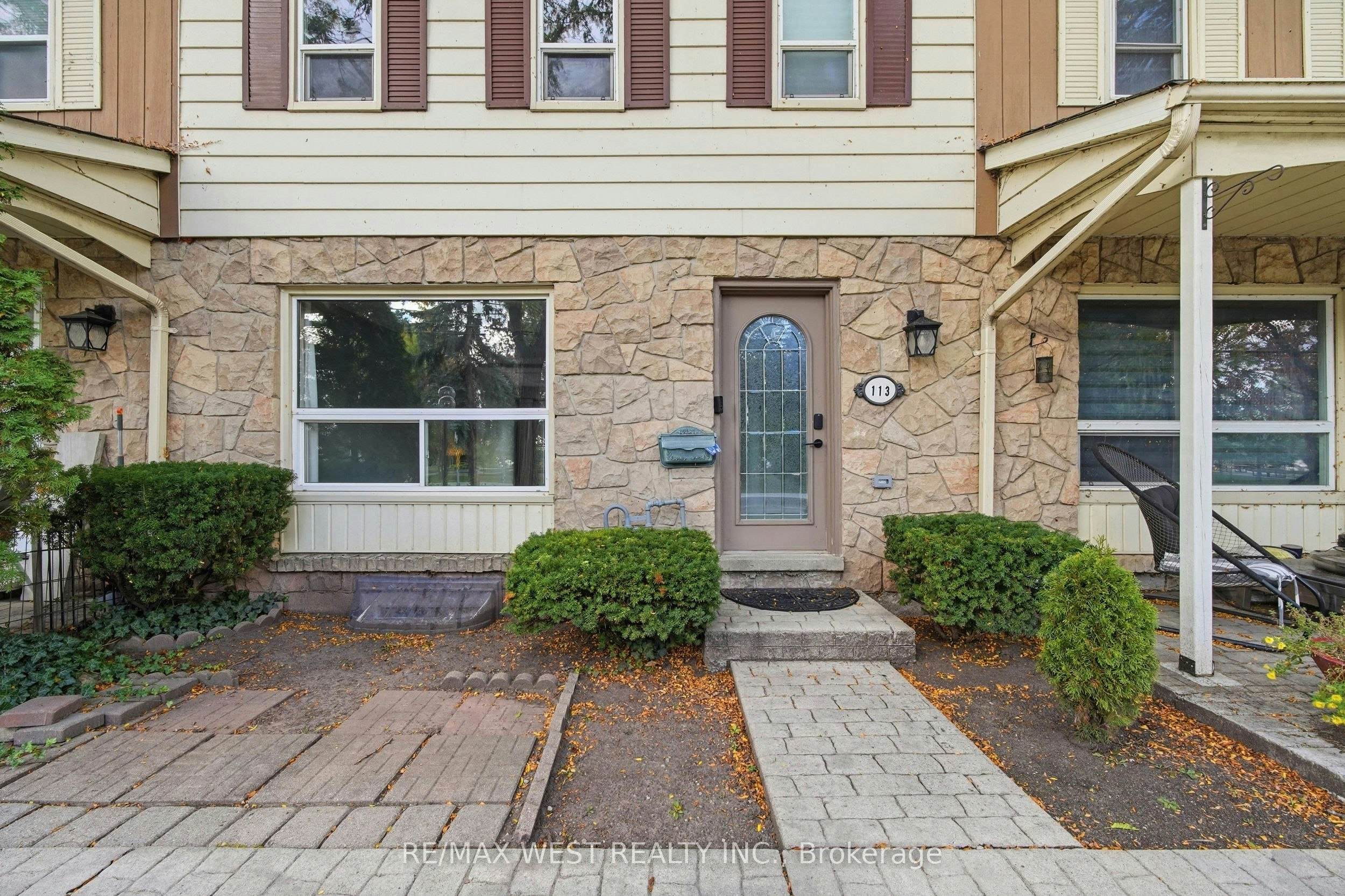 113-5475 Lakeshore Road, Burlington, ON, L7L 1E1 - 3