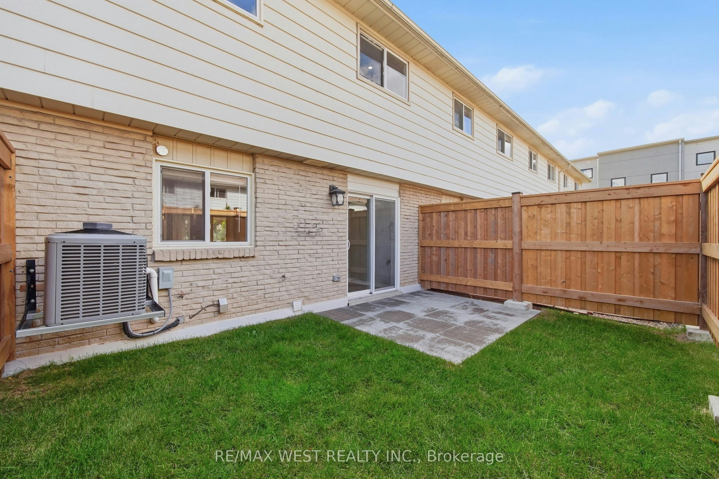113-5475 Lakeshore Road, Burlington, ON, L7L 1E1 - 24